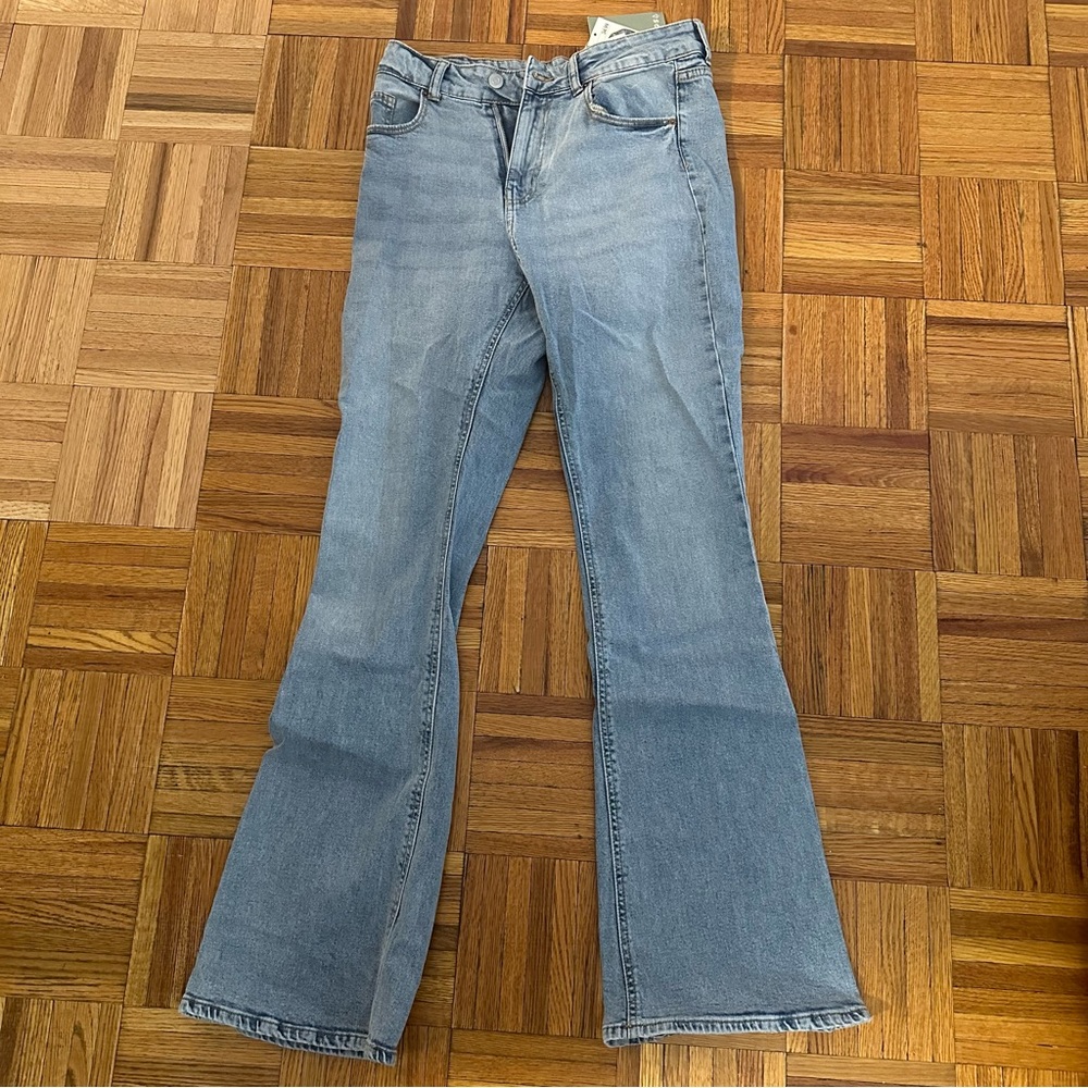 NWT h&m flare high waist women’s jeans light wash-size 8